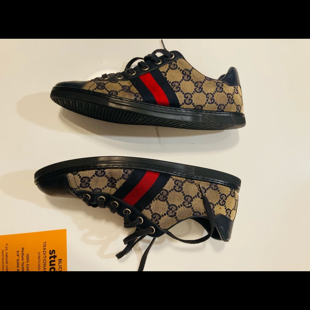 Women’s Gucci sneakers